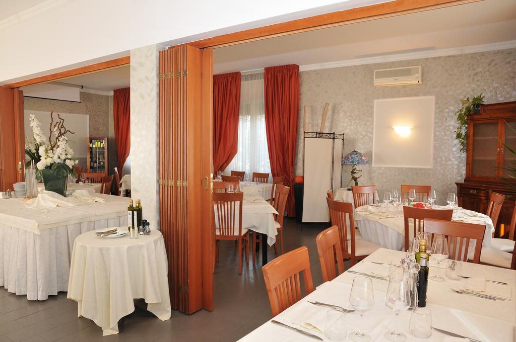 Hotel Mini Palace - Country House Молинела Екстериор снимка