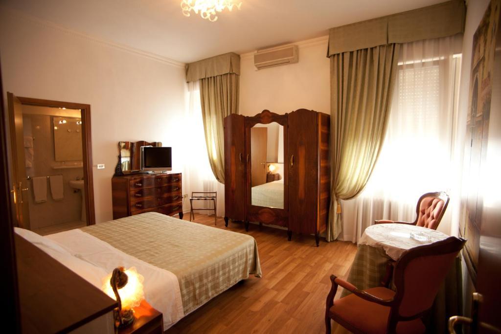 Hotel Mini Palace - Country House Молинела Стая снимка