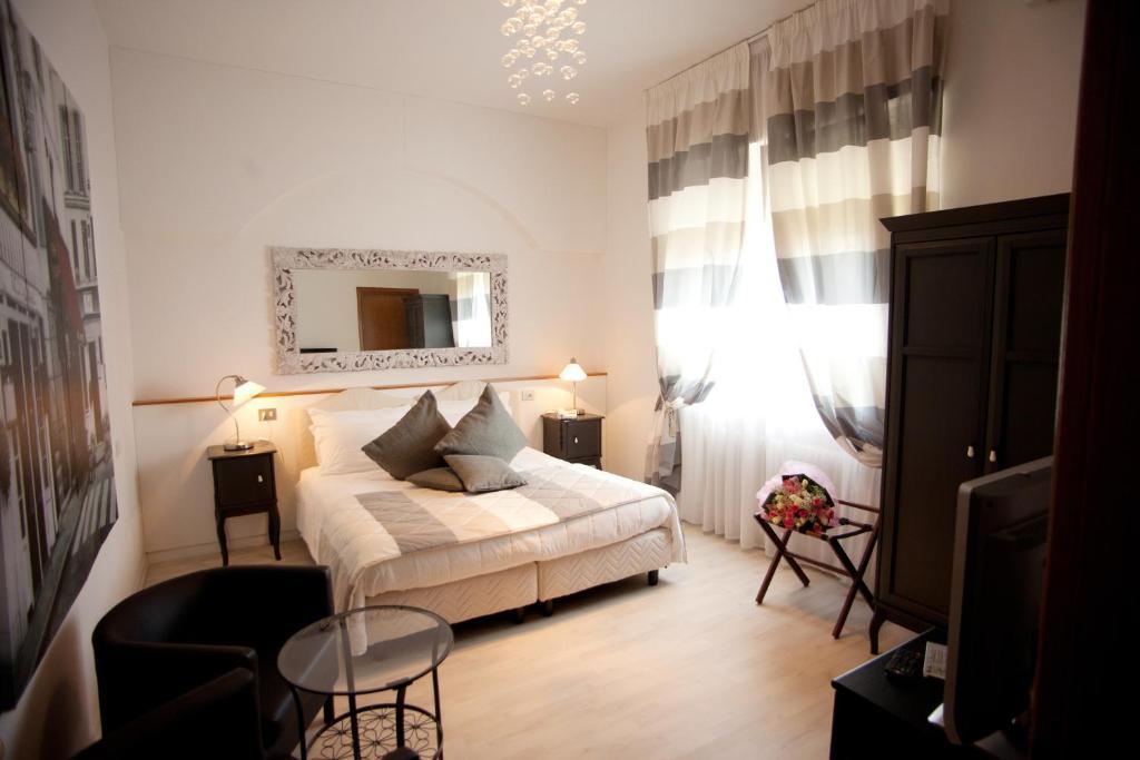 Hotel Mini Palace - Country House Молинела Стая снимка