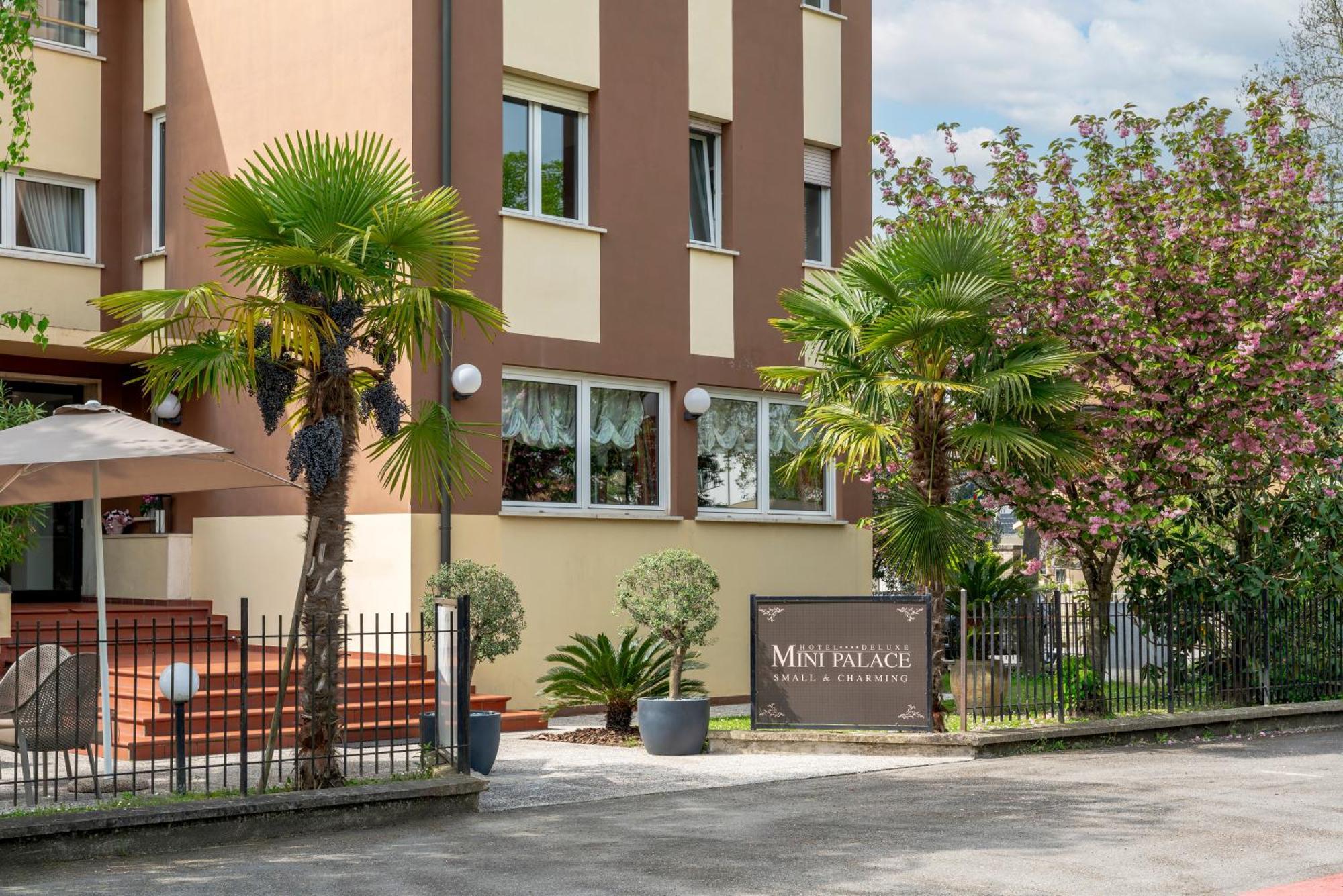 Hotel Mini Palace - Country House Молинела Екстериор снимка