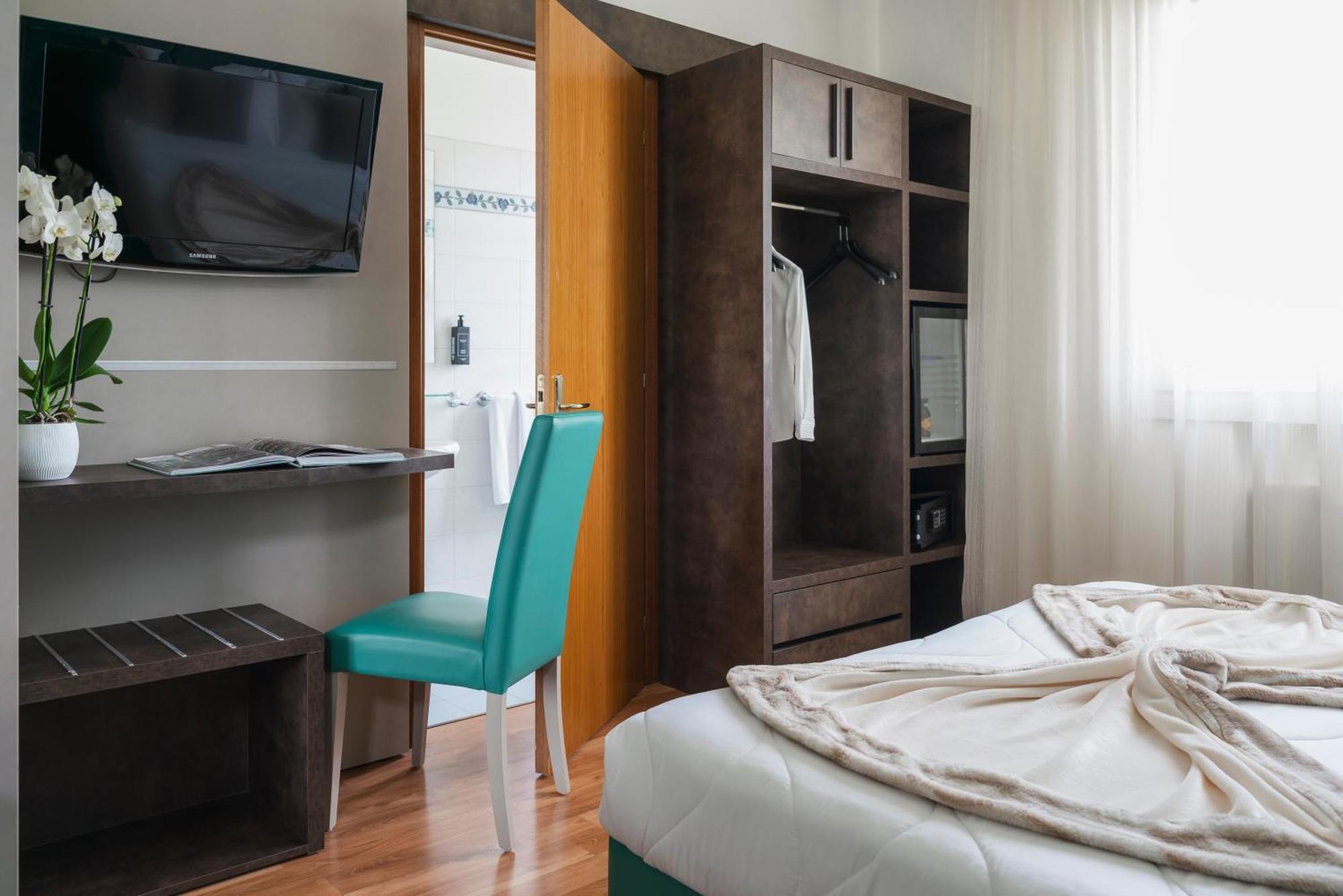 Hotel Mini Palace - Country House Молинела Екстериор снимка