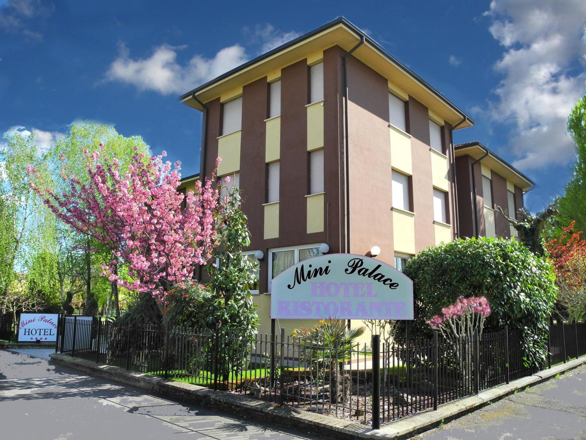 Hotel Mini Palace - Country House Молинела Екстериор снимка