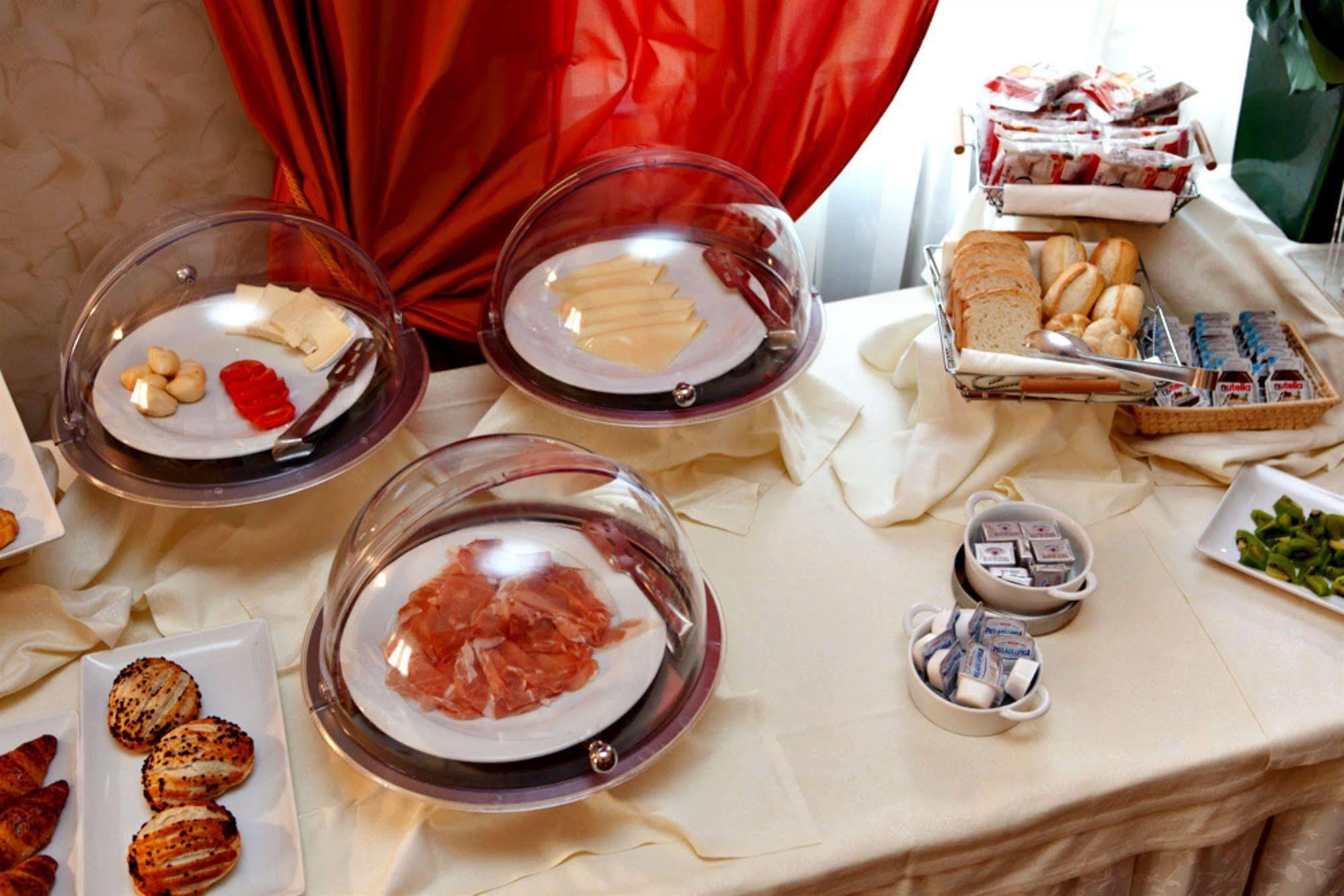 Hotel Mini Palace - Country House Молинела Екстериор снимка