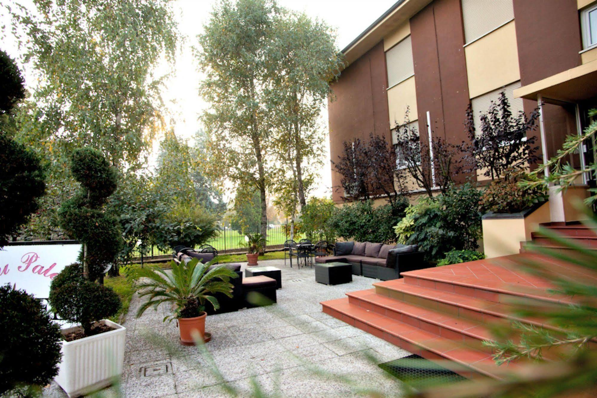 Hotel Mini Palace - Country House Молинела Екстериор снимка